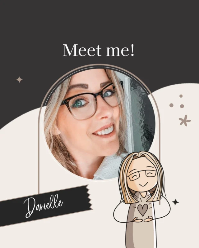 Hi! Ik ben Daniëlle,
de creatieve kracht achter Esvadesign én trotse moeder van twee geweldige dochters, Esmay en Vajenne. Zij zijn de inspiratie achter de naam EsVaDesign! 💕
Mijn passie(s):
Naast het ontwerpen van creatieve designs en drukwerk waar merken mee opvallen, heb ik ook een grote liefde voor essentiële oliën. Ze brengen balans, inspiratie en positiviteit in mijn leven, en ik deel die passie graag met anderen! 🌿✨
Wat doe ik nog meer?
Ik werk drie dagen per week bij Beauty2People, waar ik met plezier bestellingen verwerk voor beauty salons. Zowel zakelijke klanten als particulieren kunnen hier terecht voor de beste huidverzorgingsproducten. 🧴💆‍♀️
Wat leuke feitjes over mij:
🥩 Voor carpaccio mag je me altijd wakker maken.
🍫 Een reep chocola? Die overleeft het nooit lang in mijn buurt.
🎶 Cappuccino’s, festivals en terrasjes? Helemaal mijn ding!
🍷 Een goed glas wijn is voor mij puur genieten.
💍 Al 17 jaar dolgelukkig getrouwd met mijn grote liefde.
Kortom: Creativiteit, passie en genieten van het leven zijn wat mij drijven, zowel in mijn werk als privé! 🎨💖

#Esvadesign #PassieVoorDesign #CreatiefOndernemen #EssentiëleOliën #Beauty2People #Huidverzorging #Gezin #MoederEnOndernemer #CarpaccioLiefhebber #ChocolaVerslaafd #FestivalLiefde #CappuccinoMoment #WijntjeGenieten #GelukkigGetrouwd #LevenMetPassie #OndernemenMetHart