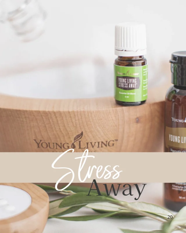 💚 Stress Away is zo’n olie waar ik écht niet meer zonder wil. Zodra ik het flesje open, verandert de sfeer. Die warme, zachte geur… een mix van vanille en citrus — het brengt meteen rust.
Ik word er kalm van. Mijn ademhaling zakt. M’n hoofd wordt stiller. Het is dat mini moment voor mezelf, iedere dag weer. ✨ Pure ontspanning, gewoon uit een klein groen flesje.
Wat is jouw lievelings olie? 🌿

#stressaway #youngliving #etherischeolie #olieverslaafd #natuurlijkleven #selfcaremoment #mijnmomentje #rustgevend #natuurlijkerust #dailyoils #geurbeleving #holistischleven #bewustleven #natuurlijkeproducten #wellnessroutine #selfcaretips #slowdownmoment #younglivingnederland #aromatherapie